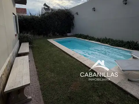 Casa en Venta con 2 cocheras