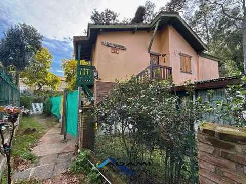 Avenida 8 , Piso 1
