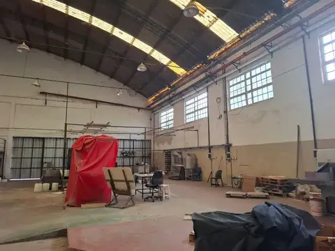 ALQUILER GALPÓN 1500 MTS.  - SARANDI