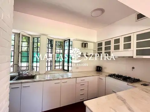 Depto Tipo Casa en Alquiler de 4 dormitorios