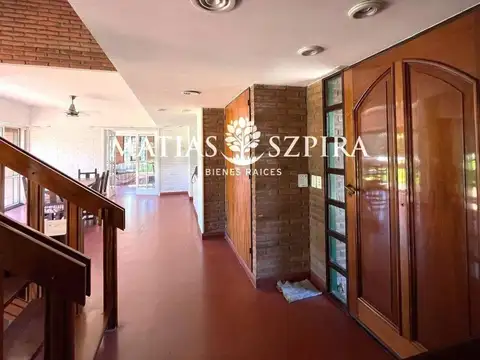 Depto Tipo Casa en Alquiler con 4 cocheras