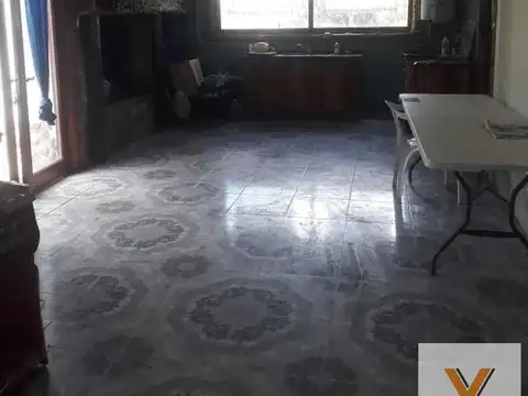 Casa venta 6 dormitorios 3 baños 1 patio y pileta 695 mts2 totales - Sierra De Los Padres