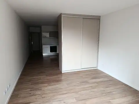pellegrini 1600, Piso 01