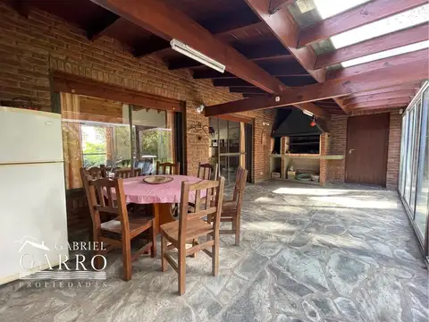 Casa en Alquiler Temporal con 5 cocheras