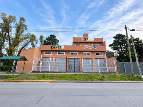 Galpón/ locales  + dpto en venta | ituzaingó