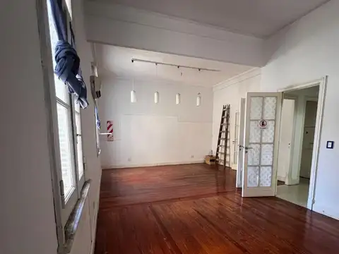 Encantador Depto 5 AMB en edificio Histórico – Balvanera