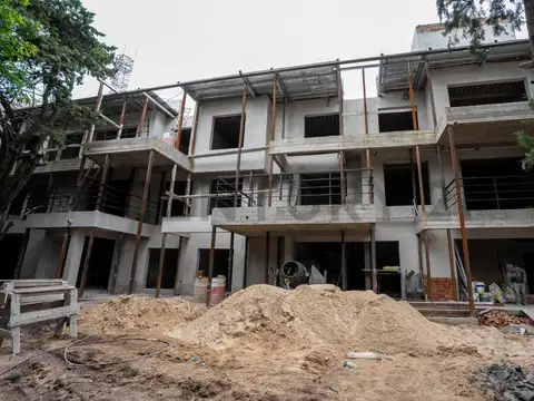 Venta Departamento de 2 dormitorios - CITY BELL - , Cno Gral. Belgrano e/ 465 y 466.