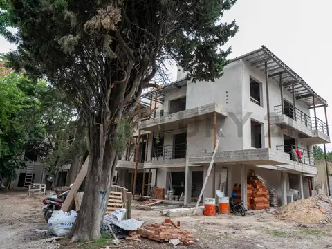 Camino Gral. Belgrano e/ 465 y 466 , Piso 1