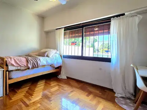 Vta de Casa 5 Amb con cochera y pileta Villa Maipú