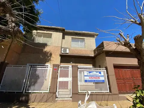 CASA CENTRICA EN VENTA APTA CREDITO 3 DORMITORIOS