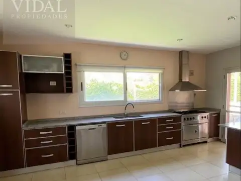 Casa en Alquiler de 3 dormitorios