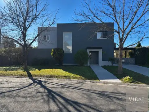 Casa en Alquiler de 3 dormitorios