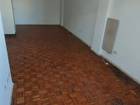 Departamento en Alquiler en Parque Centenario, $ 430.000