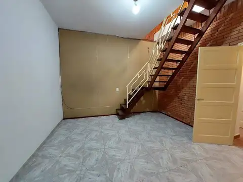 Casa 5 ambientes con 1 baño