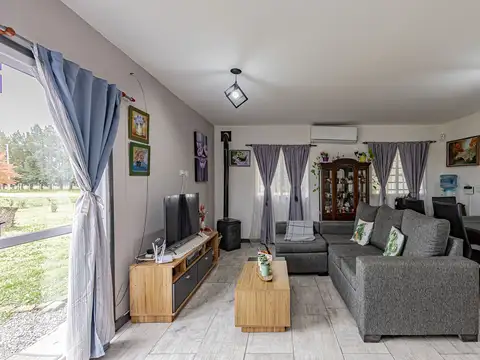 CASA 4 AMB + PILETA. LOTE 1700 MTS