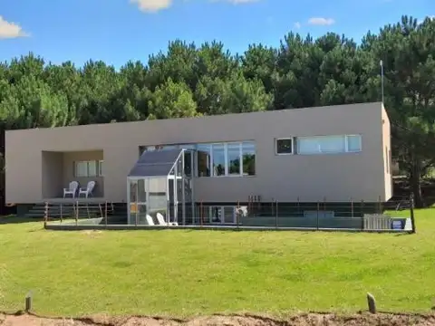 Casa alquiler temporal en  Barrio Costa Esmeralda segunda quincena de Enero y Febrero