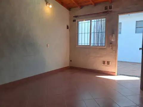 Depto Tipo Casa en Venta con 2 cocheras