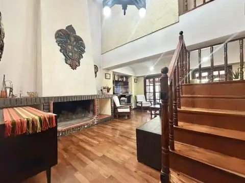 Casa 5 ambientes con 3 baños