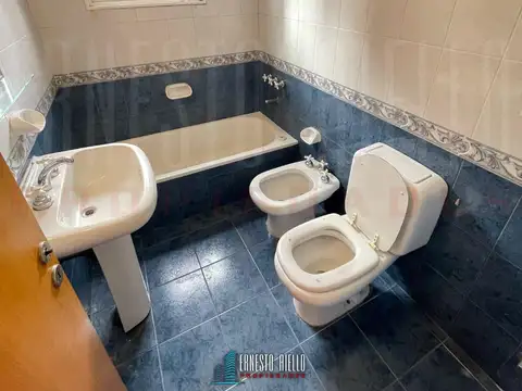 ALQUILER PISO 3 AMBIENTES EN QUILMES CENTRO.