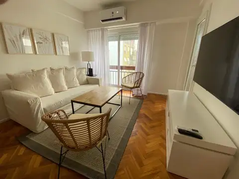 Juncal 2200 entre Larrea y Azcuenaga