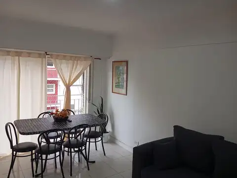 Temporada Mar del Plata - 2 ambiente a la calle - Córdoba 2100 - Plaza Mitre.