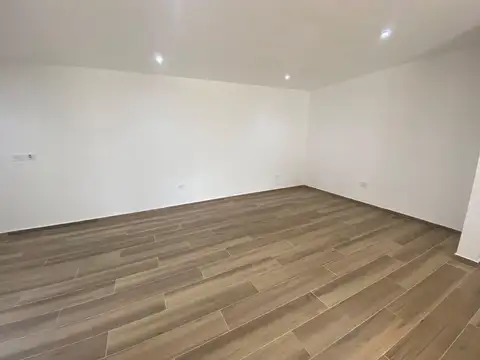 Depto Tipo Casa 3 ambientes con 2 baños