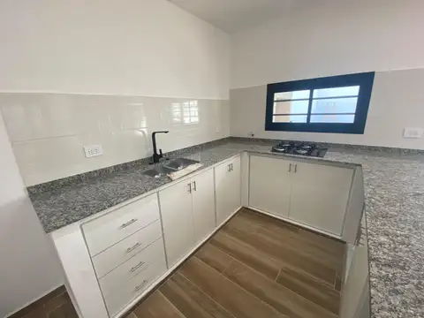 Depto Tipo Casa en Venta en La Plata, USD 129.000