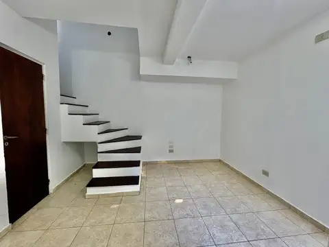 Depto Tipo Casa en Venta de 2 ambientes