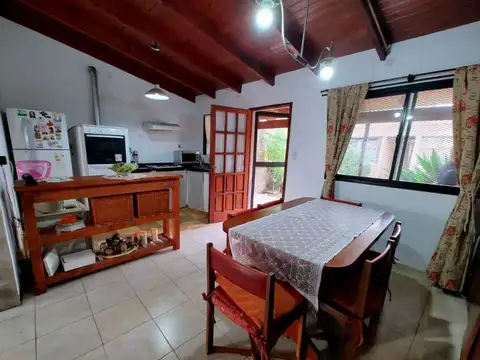 Casa 5 ambientes con 1 baño