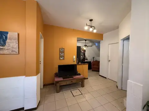 Casa 5 ambientes con 2 baños
