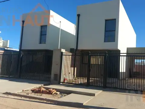 Depto Tipo Casa en Venta de 5 ambientes