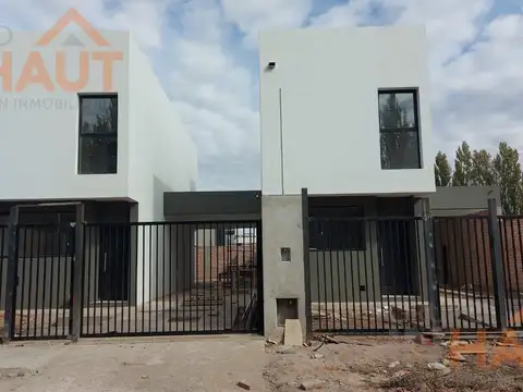 Duplex en Pozo a Estrenar Barrio Herrerias Centenario