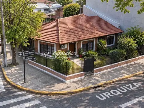 Casa en venta c/ cochera en Campana