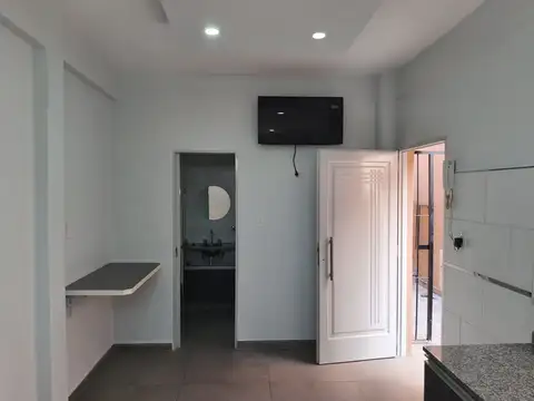 DEPARTAMENTO 1 AMBIENTE. NO PAGA EXPENSAS. MARIANO MORENO 3799 AVELLANEDA.