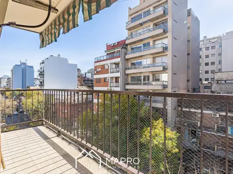 Luminoso 3 ambientes con cochera en Belgrano