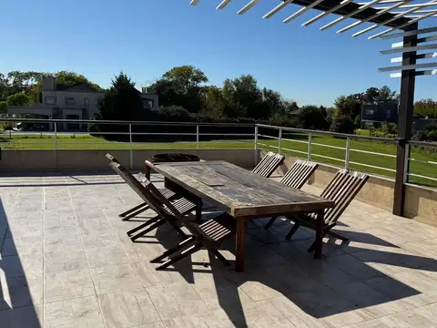 CASA EN VENTA EN HARAS SANTA MARIA-5AMBIENTES-4 SUITE-PLAYROOM-PISCINA-TERRAZA-COLEGIO-DEPORTES