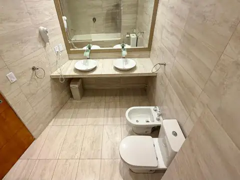 Casa 5 ambientes con 4 baños
