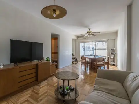 Venta Departamento 3 ambientes. Cochera. Balcón. Toilete. Lavadero. - Villa Crespo