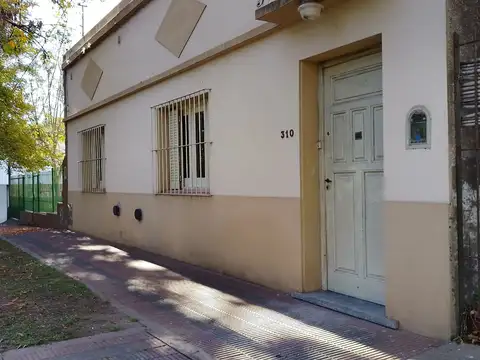 PROPIEDAD EN VENTA EN CALLE J. B. JUSTO BARADERO