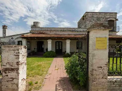 Casa en Venta con 4 cocheras