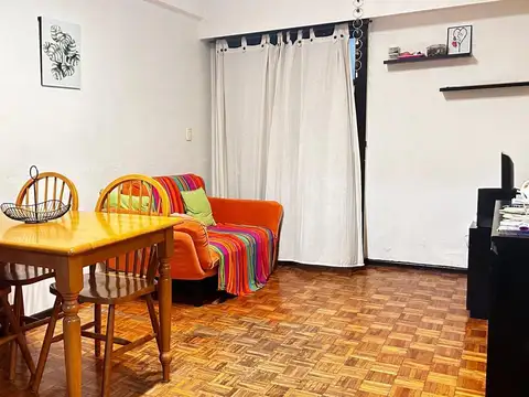 VENTA DEPARTAMENTO 3 AMBIENTES CON PATIO Y COCHERA
