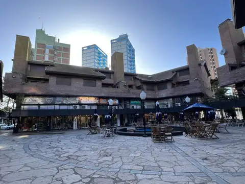 Av. del Libertador 100