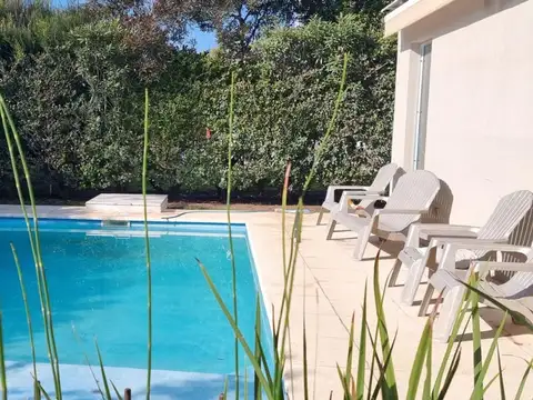 Casa 6 ambientes con 5 baños