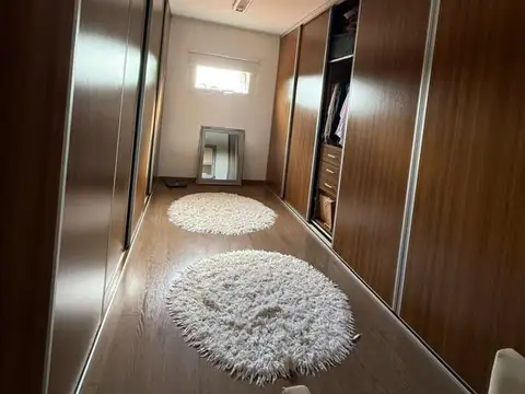 Venta casa 5 ambientes Barrancas de Iraola