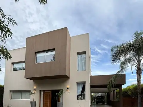 Venta casa 5 ambientes Barrancas de Iraola
