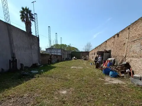 GALPON DE 1200 METROS CON ENTRADA DE CAMION