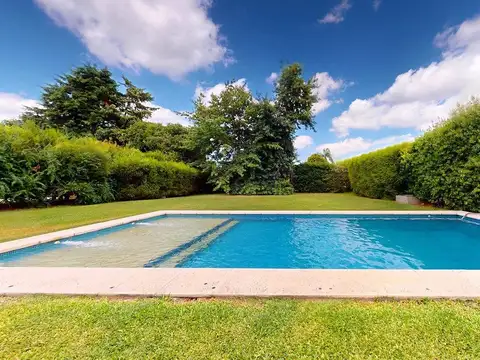 CASA EN VENTA en LOS OMBUES DE HUDSON Berazategui