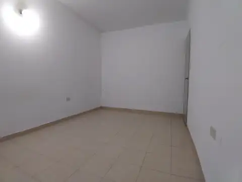 Primera Junta 400, Piso P.A.