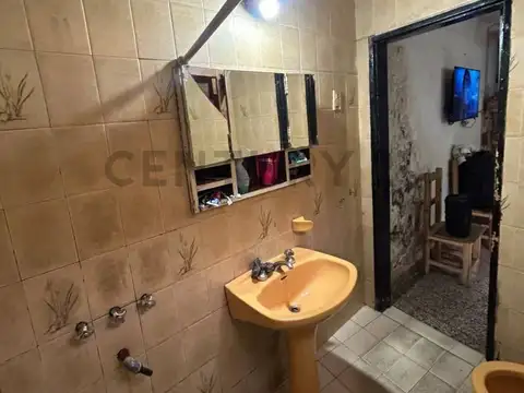 Venta de Casa de 2 dormitorios a reciclar - Tiro Suizo - Rosario