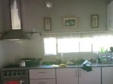 Parque Sakura. B. F. Moreno 300